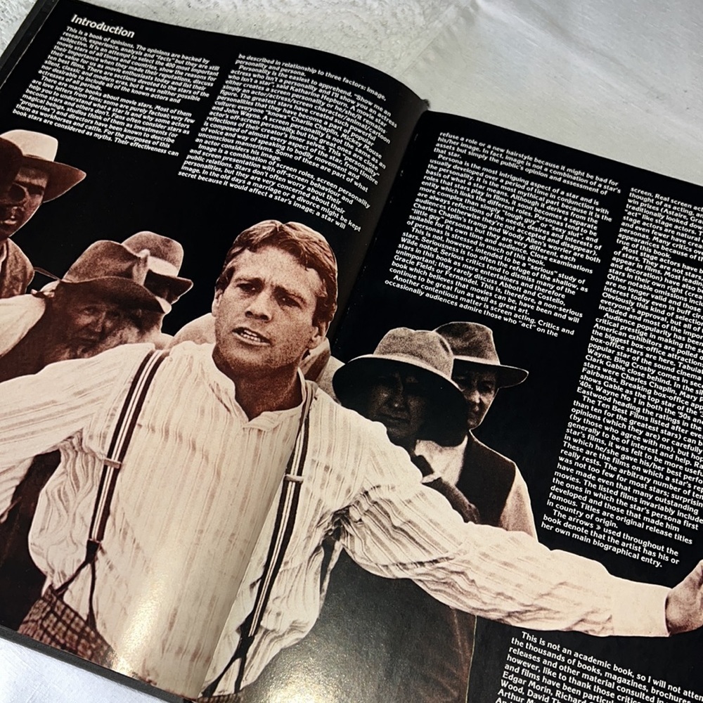 THE WORLDS GREAT MOVIE STARS AND THEIR FILMS FROM 1900 - PRESENT DAY (1979) BOOK - Picture 12 of 17